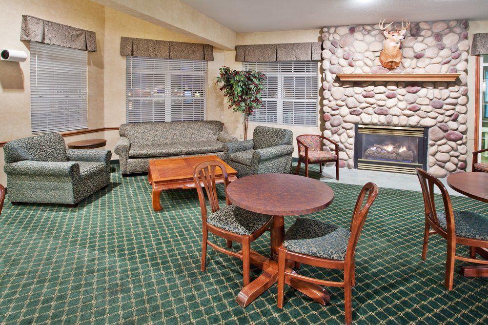 Holiday Inn Express St Ignace-Lake Central By Ihg Saint Ignace Exterior photo