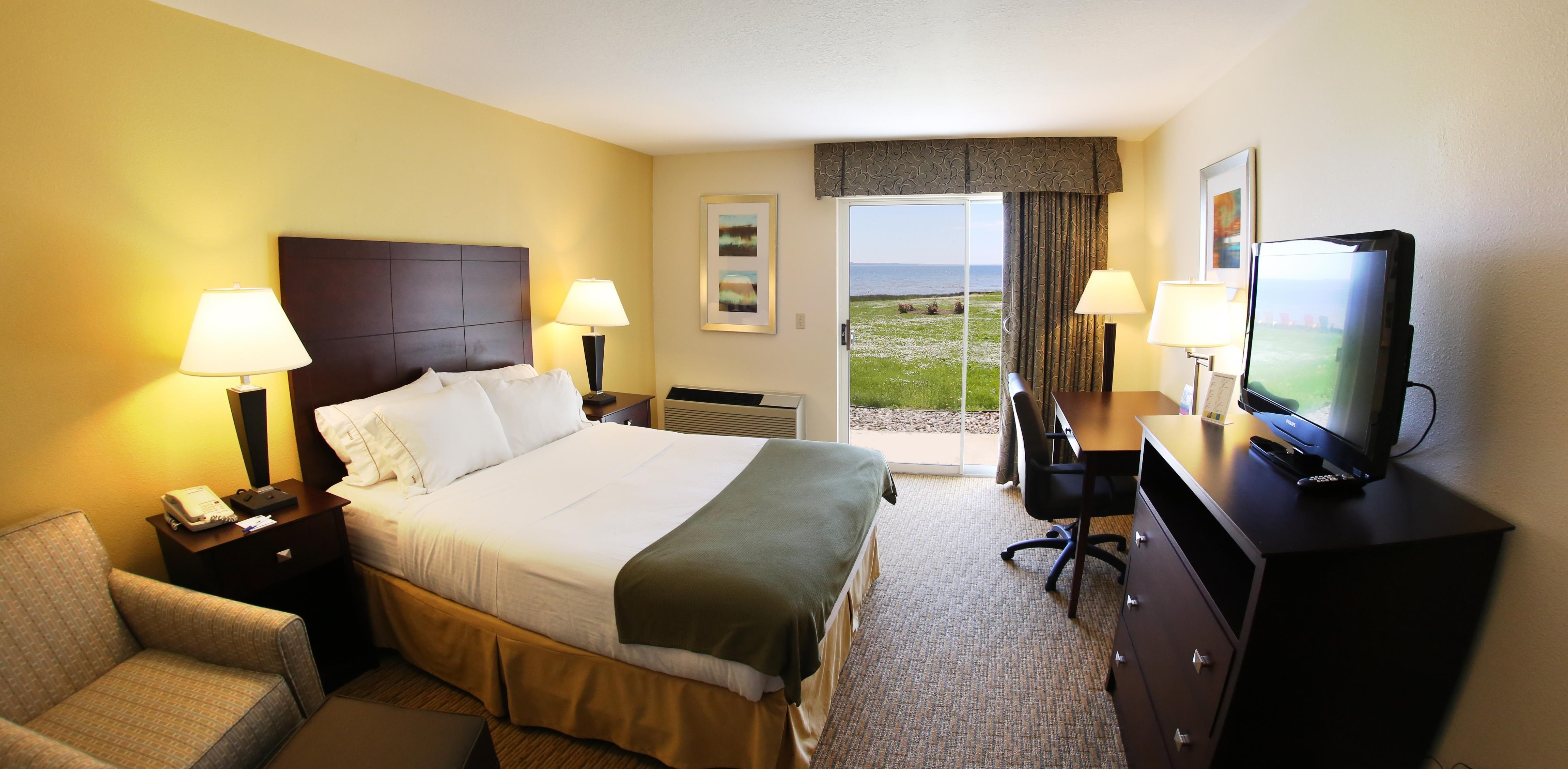 Holiday Inn Express St Ignace-Lake Central By Ihg Saint Ignace Exterior photo