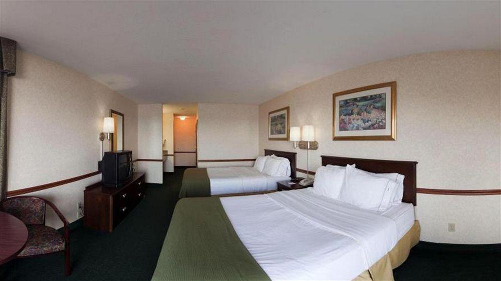 Holiday Inn Express St Ignace-Lake Central By Ihg Saint Ignace Exterior photo