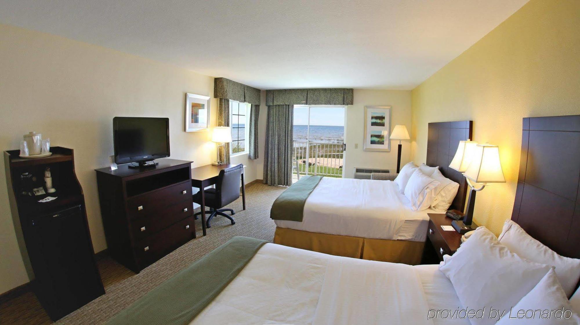 Holiday Inn Express St Ignace-Lake Central By Ihg Saint Ignace Exterior photo